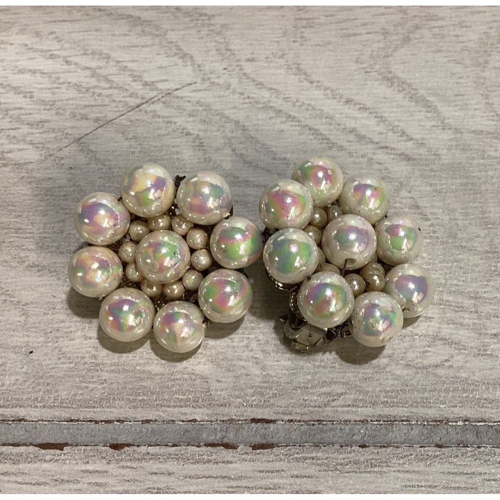 Silvertone Clip On Earrings w/ Iridescent Faux Pearl Stones Round A14